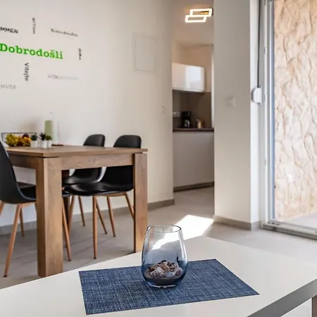Appartments Kosamiri Nahe Zadar * بريفلاكا